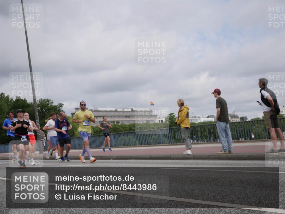 29.06.2025 - hella hamburg halbmarathon Luisa Fischer http://msf.ph/oto/8443986 29.06.2025 10:26:01 Kennedybrücke 604, 1336, 10432, 2514, 2744, 3600, 3601, 3769, 4190, 4266, 4969, 5838, 6048, 6747, 6881, 7891, 9256, 10432, 10573 meine-sportfotos.de