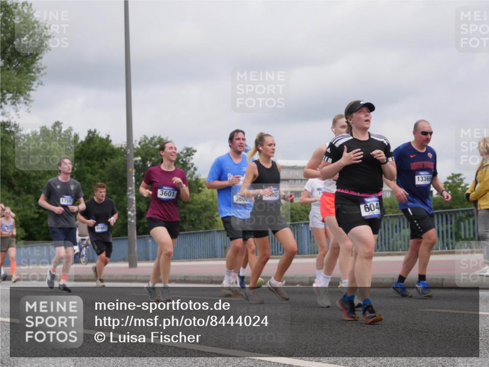 29.06.2025 - hella hamburg halbmarathon Luisa Fischer http://msf.ph/oto/8444024 29.06.2025 10:26:03 Kennedybrücke 17557, 16667, 3601, 801, 3600, 604, 13369, 2514, 3003, 3600, 3601, 3769, 4969, 5838, 6048, 6747, 7891, 9256, 10432 meine-sportfotos.de