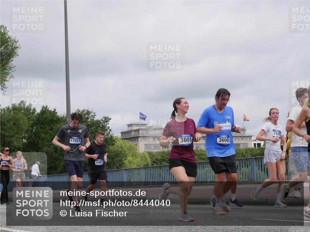 29.06.2025 - hella hamburg halbmarathon Luisa Fischer http://msf.ph/oto/8444040 29.06.2025 10:26:04 Kennedybrücke 496, 9256, 17557, 16667, 3601, 3600, 1547, 2514, 3003, 3600, 3601, 3769, 4969, 5838, 6048, 6747, 7891, 8355, 9256, 10432 meine-sportfotos.de