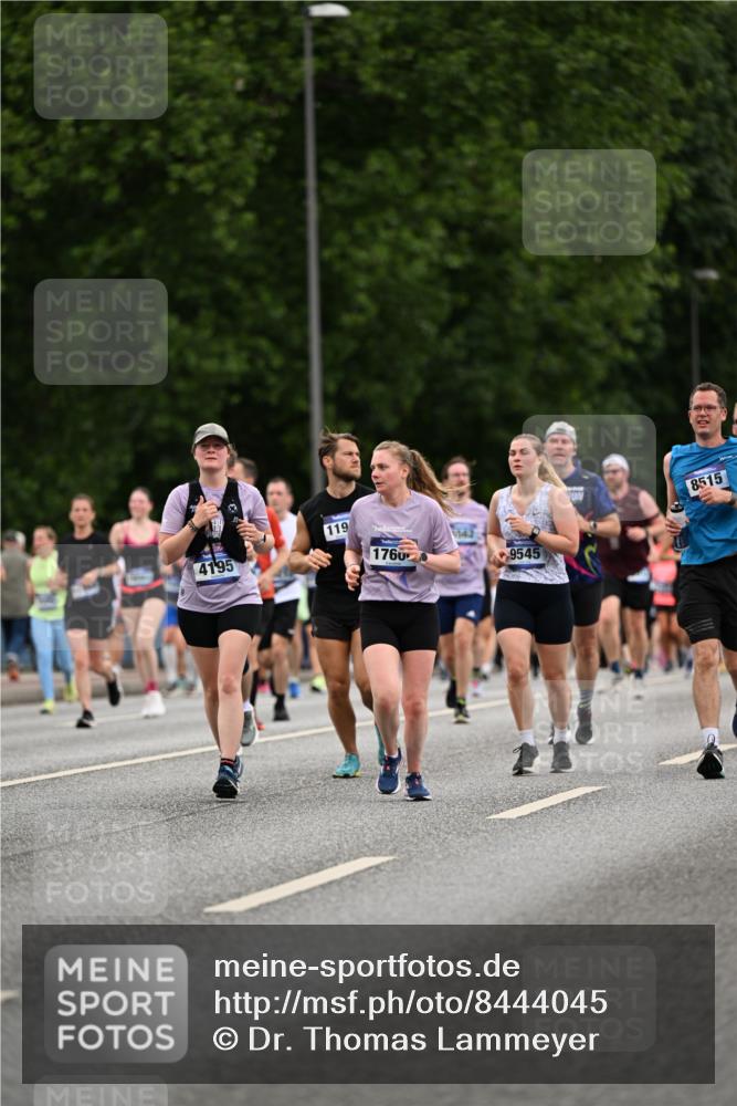 29.06.2025 - hella hamburg halbmarathon Dr. Thomas Lammeyer http://msf.ph/oto/8444045 29.06.2025 10:57:46 Kennedybrücke 1753, 2291, 3226, 4591, 5562, 6041, 6044, 6913, 7039, 7611, 7890, 8212, 8414, 8515, 8906, 9103, 9368, 9545, 9685, 10490, 11268 meine-sportfotos.de