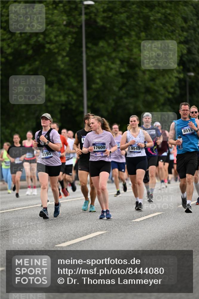 29.06.2025 - hella hamburg halbmarathon Dr. Thomas Lammeyer http://msf.ph/oto/8444080 29.06.2025 10:57:46 Kennedybrücke 1753, 2291, 3226, 4591, 5562, 6041, 6044, 6913, 7039, 7611, 7890, 8212, 8414, 8515, 8906, 9103, 9368, 9545, 9685, 10490, 11268 meine-sportfotos.de