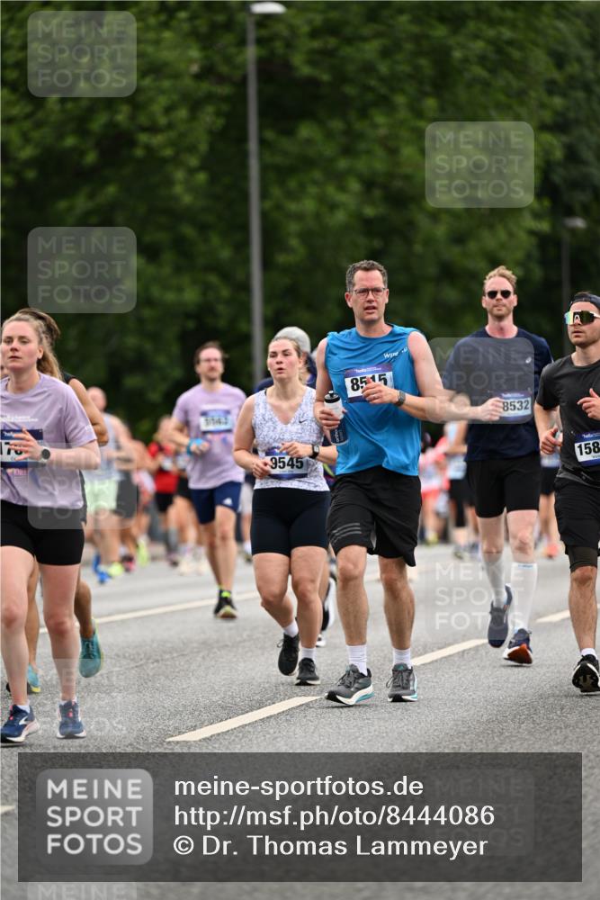 29.06.2025 - hella hamburg halbmarathon Dr. Thomas Lammeyer http://msf.ph/oto/8444086 29.06.2025 10:57:49 Kennedybrücke 1753, 2291, 3226, 4591, 5562, 6041, 6044, 6913, 7039, 7068, 7611, 7876, 7890, 8212, 8414, 8515, 8906, 9103, 9545, 9685, 10490, 11268 meine-sportfotos.de