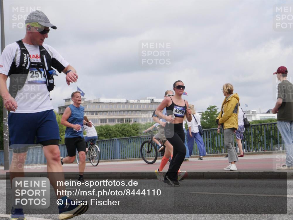 29.06.2025 - hella hamburg halbmarathon Luisa Fischer http://msf.ph/oto/8444110 29.06.2025 10:26:08 Kennedybrücke 2514, 4969, 2022, 2514, 3003, 3601, 3769, 4969, 5629, 5798, 5838, 6747, 6784, 6785, 7891, 8355, 8715, 9256, 10088 meine-sportfotos.de
