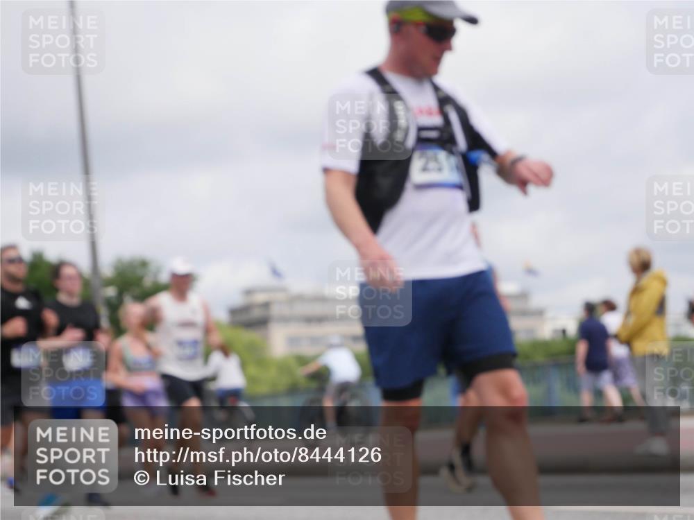 29.06.2025 - hella hamburg halbmarathon Luisa Fischer http://msf.ph/oto/8444126 29.06.2025 10:26:09 Kennedybrücke 2022, 2294, 2514, 3003, 3769, 4969, 5629, 5798, 5838, 6747, 6784, 6785, 7891, 8355, 8715, 9256, 10088 meine-sportfotos.de