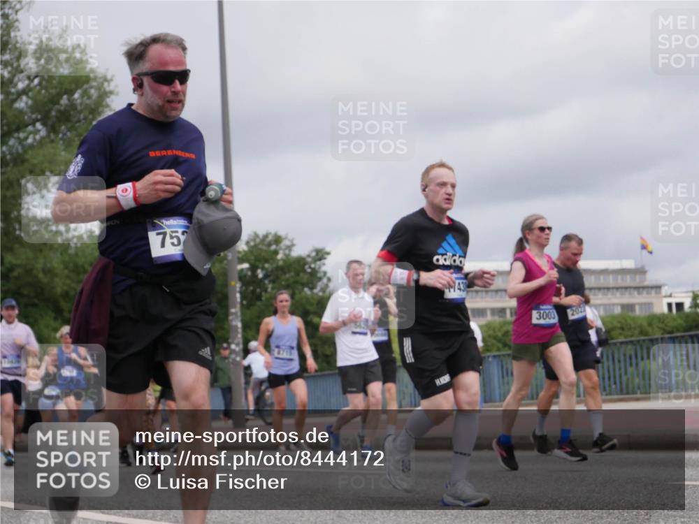 29.06.2025 - hella hamburg halbmarathon Luisa Fischer http://msf.ph/oto/8444172 29.06.2025 10:26:12 Kennedybrücke 757, 4715, 43, 3003, 2022, 2022, 2294, 2514, 3003, 3769, 4969, 5223, 5629, 5798, 5838, 6578, 6747, 6784, 6785, 7266, 7891, 7919, 8355, 8715, 9256, 10088 meine-sportfotos.de