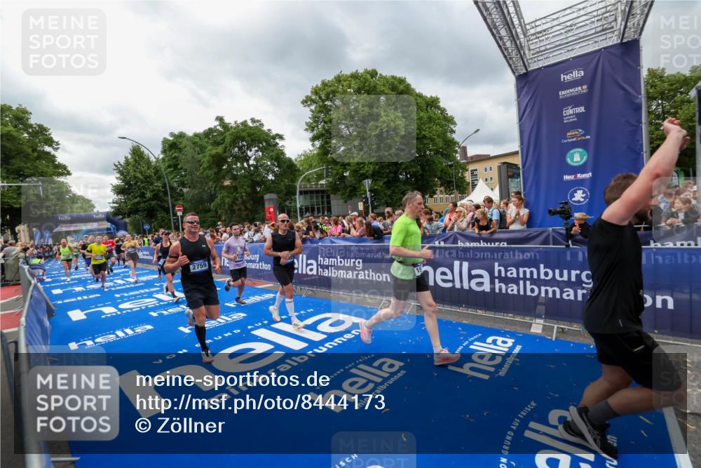 29.06.2025 - hella hamburg halbmarathon Zöllner http://msf.ph/oto/8444173 29.06.2025 10:57:03 Ziel 1485, 2282, 2759, 4299, 5033, 8669, 11043, 11143, 11212, 11638, 14678, 15097, 16470, 16620, 16909, 18719, 19091 meine-sportfotos.de