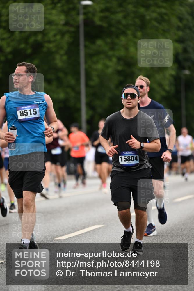 29.06.2025 - hella hamburg halbmarathon Dr. Thomas Lammeyer http://msf.ph/oto/8444198 29.06.2025 10:57:51 Kennedybrücke 1753, 1900, 2291, 2528, 2701, 3226, 4591, 5562, 6041, 6044, 6913, 7039, 7068, 7611, 7876, 7890, 8212, 8414, 8515, 8906, 9103, 9545, 9685, 10175, 10490, 11268 meine-sportfotos.de