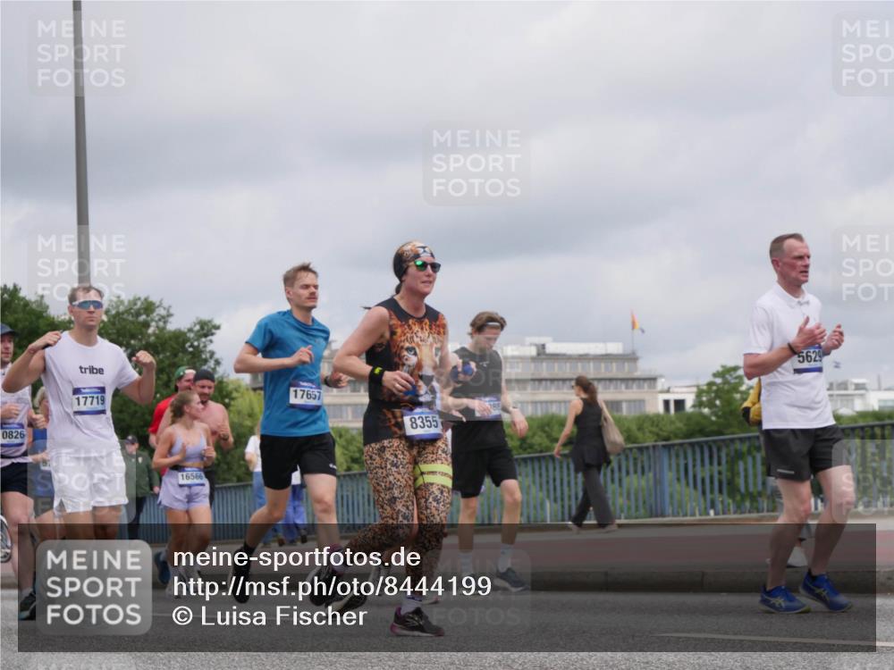 29.06.2025 - hella hamburg halbmarathon Luisa Fischer http://msf.ph/oto/8444199 29.06.2025 10:26:14 Kennedybrücke 0826, 17719, 16566, 17657, 8355, 5629, 1372, 1853, 2022, 2294, 2514, 3003, 3769, 5223, 5629, 5798, 5838, 6578, 6784, 6785, 7266, 7919, 8355, 8715, 10088 meine-sportfotos.de