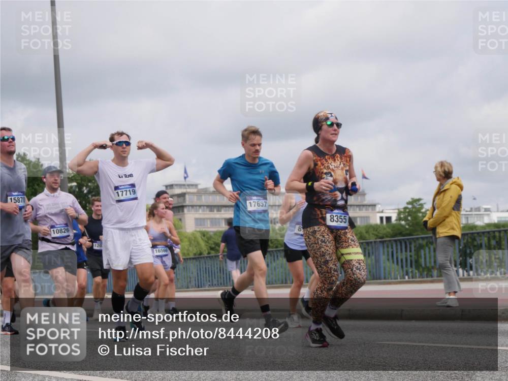 29.06.2025 - hella hamburg halbmarathon Luisa Fischer http://msf.ph/oto/8444208 29.06.2025 10:26:14 Kennedybrücke 15870, 17719, 10826, 120, 16566, 17657, 8355, 1372, 1853, 2022, 2294, 2514, 3003, 3769, 5223, 5629, 5798, 5838, 6578, 6784, 6785, 7266, 7919, 8355, 8715, 10088 meine-sportfotos.de