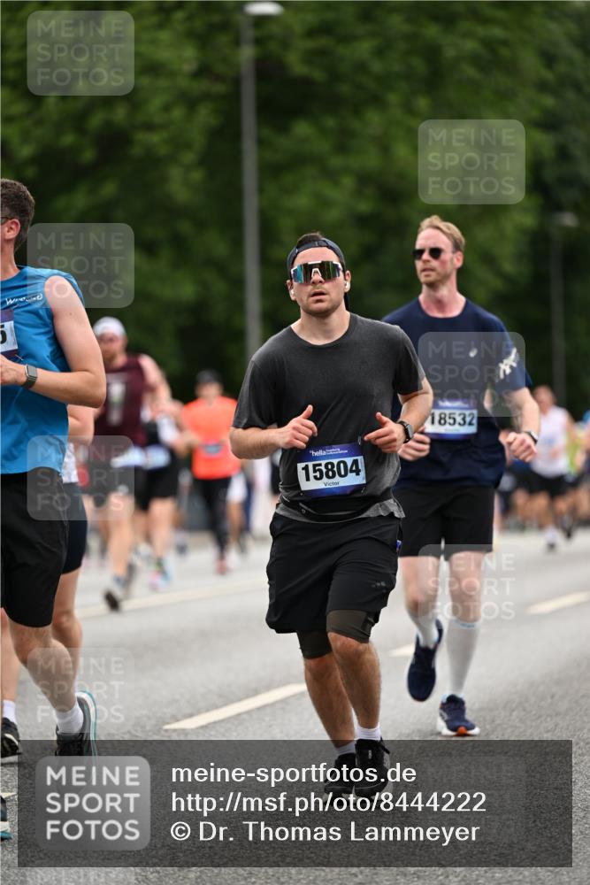 29.06.2025 - hella hamburg halbmarathon Dr. Thomas Lammeyer http://msf.ph/oto/8444222 29.06.2025 10:57:51 Kennedybrücke 1753, 1900, 2291, 2528, 2701, 3226, 4591, 5562, 6041, 6044, 6913, 7039, 7068, 7611, 7876, 7890, 8212, 8414, 8515, 8906, 9103, 9545, 9685, 10175, 10490, 11268 meine-sportfotos.de