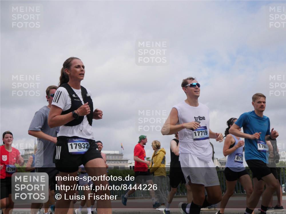 29.06.2025 - hella hamburg halbmarathon Luisa Fischer http://msf.ph/oto/8444226 29.06.2025 10:26:15 Kennedybrücke 17932, 6784, 165, 17719, 8715, 17657, 1372, 1853, 2022, 2294, 3003, 5223, 5629, 5798, 6578, 6784, 6785, 7266, 7919, 8355, 8715, 10088 meine-sportfotos.de