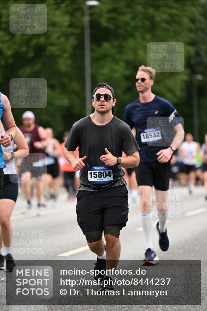 29.06.2025 - hella hamburg halbmarathon Dr. Thomas Lammeyer http://msf.ph/oto/8444237 29.06.2025 10:57:52 Kennedybrücke 1753, 1900, 2291, 2528, 2701, 3226, 4591, 5562, 6041, 6044, 6913, 7039, 7068, 7611, 7876, 7890, 8212, 8414, 8515, 8906, 9103, 9545, 9685, 10175, 10490, 11268 meine-sportfotos.de