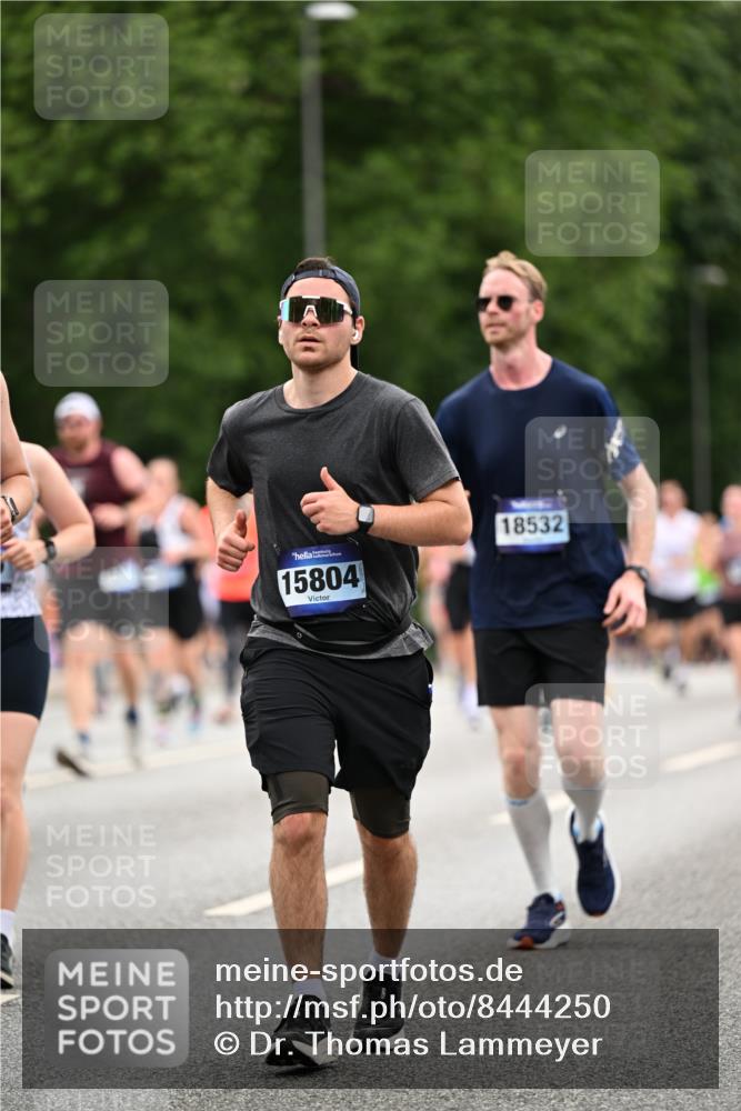 29.06.2025 - hella hamburg halbmarathon Dr. Thomas Lammeyer http://msf.ph/oto/8444250 29.06.2025 10:57:52 Kennedybrücke 1753, 1900, 2291, 2528, 2701, 3226, 4591, 5562, 6041, 6044, 6913, 7039, 7068, 7611, 7876, 7890, 8212, 8414, 8515, 8906, 9103, 9545, 9685, 10175, 10490, 11268 meine-sportfotos.de