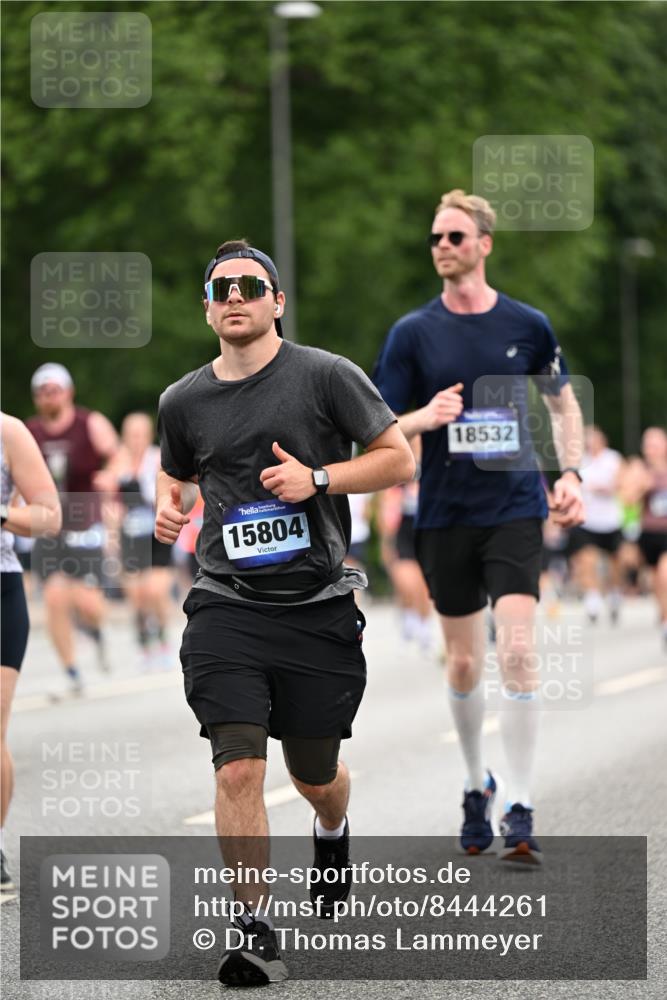 29.06.2025 - hella hamburg halbmarathon Dr. Thomas Lammeyer http://msf.ph/oto/8444261 29.06.2025 10:57:52 Kennedybrücke 1753, 1900, 2291, 2528, 2701, 3226, 4591, 5562, 6041, 6044, 6913, 7039, 7068, 7611, 7876, 7890, 8212, 8414, 8515, 8906, 9103, 9545, 9685, 10175, 10490, 11268 meine-sportfotos.de