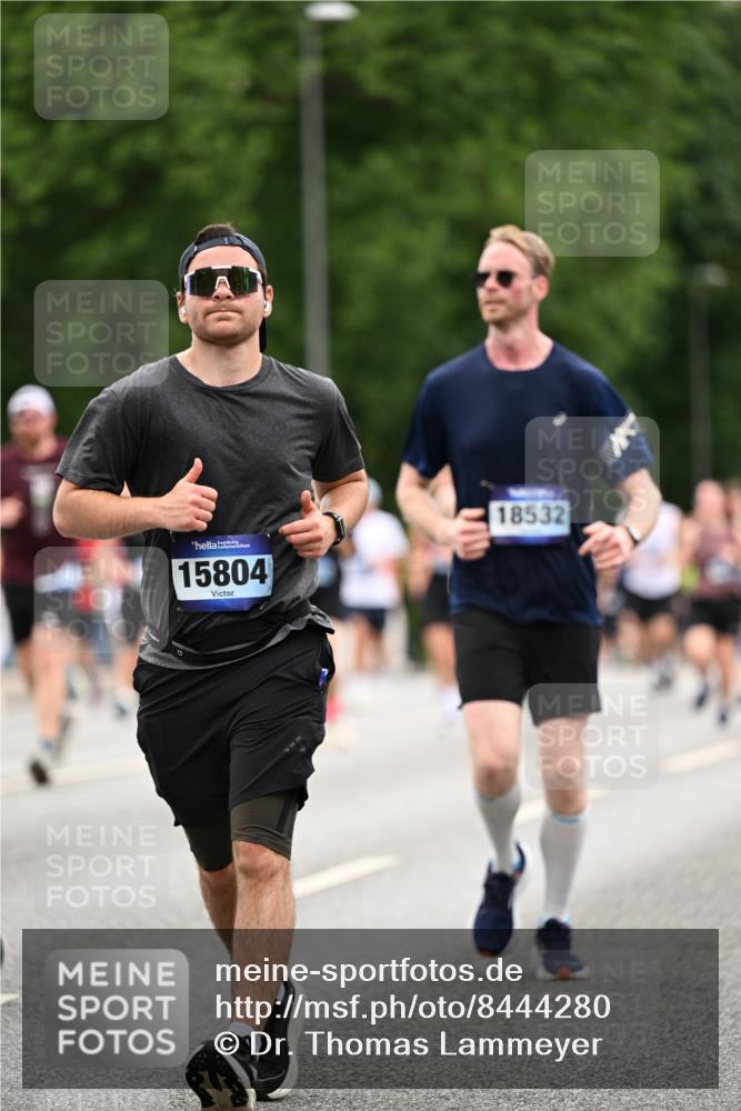 29.06.2025 - hella hamburg halbmarathon Dr. Thomas Lammeyer http://msf.ph/oto/8444280 29.06.2025 10:57:52 Kennedybrücke 1753, 1900, 2291, 2528, 2701, 3226, 4591, 5562, 6041, 6044, 6913, 7039, 7068, 7611, 7876, 7890, 8212, 8414, 8515, 8906, 9103, 9545, 9685, 10175, 10490, 11268 meine-sportfotos.de