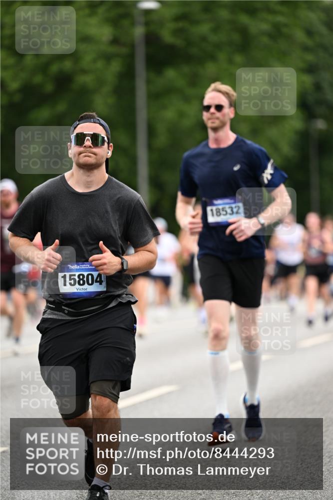 29.06.2025 - hella hamburg halbmarathon Dr. Thomas Lammeyer http://msf.ph/oto/8444293 29.06.2025 10:57:52 Kennedybrücke 1753, 1900, 2291, 2528, 2701, 3226, 4591, 5562, 6041, 6044, 6913, 7039, 7068, 7611, 7876, 7890, 8212, 8414, 8515, 8906, 9103, 9545, 9685, 10175, 10490, 11268 meine-sportfotos.de