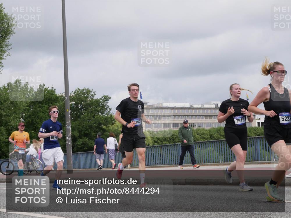 29.06.2025 - hella hamburg halbmarathon Luisa Fischer http://msf.ph/oto/8444294 29.06.2025 10:26:19 Kennedybrücke 1029, 6578, 352, 7919, 5223, 1029, 1372, 1853, 2294, 4793, 5223, 5798, 6578, 6784, 6785, 7266, 7919, 9301, 9512, 10088 meine-sportfotos.de
