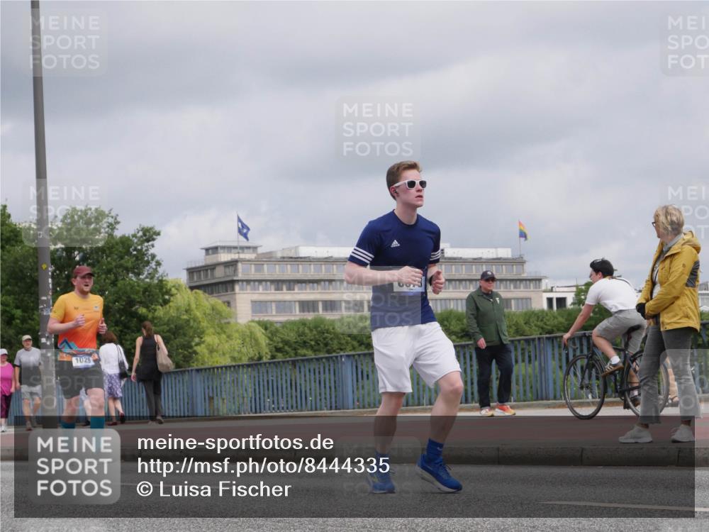 29.06.2025 - hella hamburg halbmarathon Luisa Fischer http://msf.ph/oto/8444335 29.06.2025 10:26:21 Kennedybrücke 1029, 1029, 1187, 1372, 1853, 2294, 3029, 4793, 5223, 5798, 6578, 7266, 7919, 9301, 9512, 10088 meine-sportfotos.de