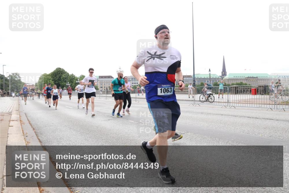 29.06.2025 - hella hamburg halbmarathon Lena Gebhardt http://msf.ph/oto/8444349 29.06.2025 10:29:49 Lombardsbrücke 11376, 109, 1063, 1063, 1097, 1547, 1661, 1694, 2302, 2699, 3179, 3311, 3524, 3613, 4349, 4395, 4580, 5063, 5322, 5350, 6285, 6626, 6725, 7517, 7832, 8388, 8792, 8812, 8941, 9095, 9714, 9937, 10162, 10322, 10996, 11249, 11269, 11376, 11444, 11634, 11792, 12086, 12216, 12227, 12305, 12537, 13031, 13382, 13810, 14304, 14644, 15266, 16182, 16306, 16659, 16662, 16676, 16769, 17496, 17529, 17945, 18298, 18299, 18385, 18503 meine-sportfotos.de