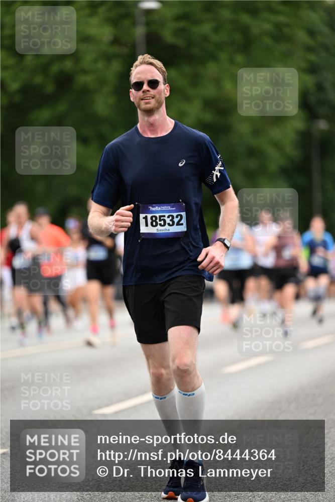 29.06.2025 - hella hamburg halbmarathon Dr. Thomas Lammeyer http://msf.ph/oto/8444364 29.06.2025 10:57:53 Kennedybrücke 1753, 1900, 2291, 2528, 2701, 3226, 4591, 5562, 6041, 6044, 6913, 7039, 7068, 7611, 7876, 7890, 8212, 8414, 8515, 8906, 9103, 9545, 9685, 10175, 10490, 11268 meine-sportfotos.de