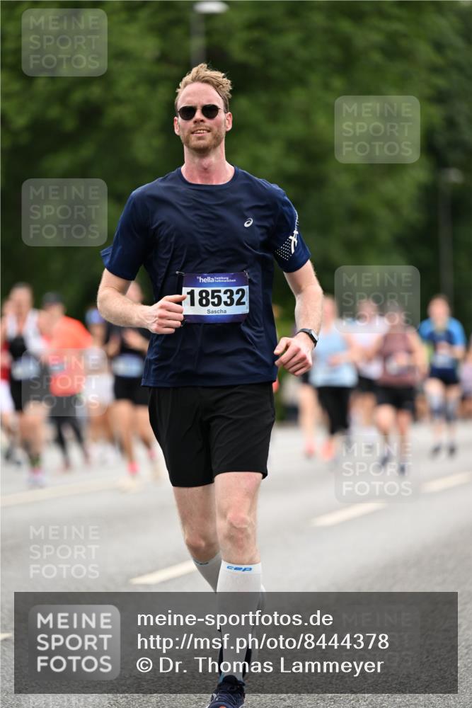 29.06.2025 - hella hamburg halbmarathon Dr. Thomas Lammeyer http://msf.ph/oto/8444378 29.06.2025 10:57:53 Kennedybrücke 1753, 1900, 2291, 2528, 2701, 3226, 4591, 5562, 6041, 6044, 6913, 7039, 7068, 7611, 7876, 7890, 8212, 8414, 8515, 8906, 9103, 9545, 9685, 10175, 10490, 11268 meine-sportfotos.de