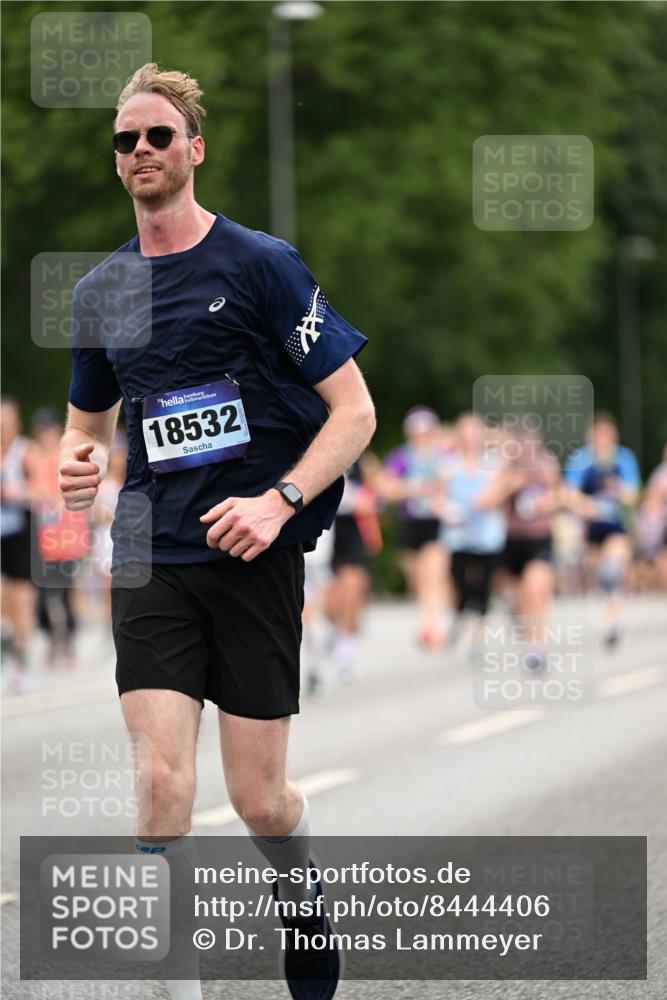 29.06.2025 - hella hamburg halbmarathon Dr. Thomas Lammeyer http://msf.ph/oto/8444406 29.06.2025 10:57:54 Kennedybrücke 1753, 1900, 2291, 2528, 2701, 3226, 4591, 5562, 6041, 6044, 6913, 7068, 7611, 7876, 7890, 8212, 8414, 8515, 8906, 9103, 9545, 9685, 10175, 11268 meine-sportfotos.de