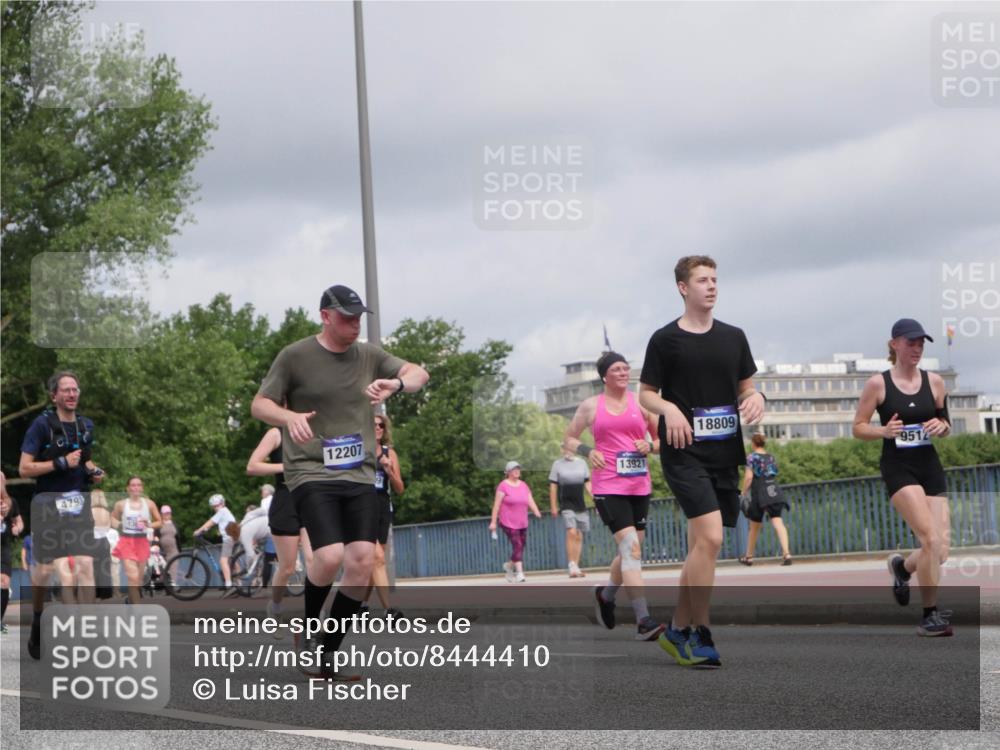 29.06.2025 - hella hamburg halbmarathon Luisa Fischer http://msf.ph/oto/8444410 29.06.2025 10:26:26 Kennedybrücke 4793, 12207, 13921, 18809, 9512, 1029, 1187, 1362, 1372, 1853, 3029, 4728, 4793, 8688, 9133, 9301, 9512, 9913 meine-sportfotos.de