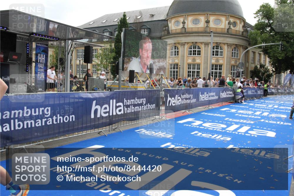 29.06.2025 - hella hamburg halbmarathon Michael Strokosch http://msf.ph/oto/8444420 29.06.2025 10:26:13 Ziel 16615 meine-sportfotos.de