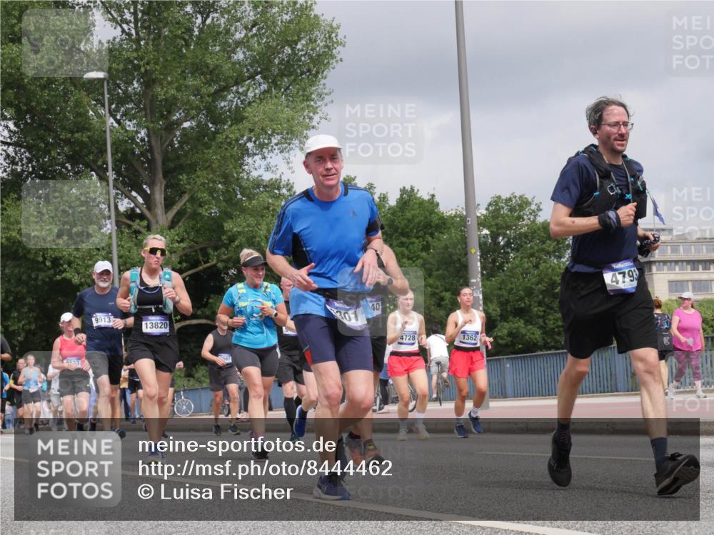 29.06.2025 - hella hamburg halbmarathon Luisa Fischer http://msf.ph/oto/8444462 29.06.2025 10:26:28 Kennedybrücke 0123, 9913, 13820, 687, 40, 4728, 1362, 7, 4793, 1029, 1187, 1362, 3013, 3029, 4728, 4793, 8687, 8688, 9133, 9301, 9512, 9913 meine-sportfotos.de