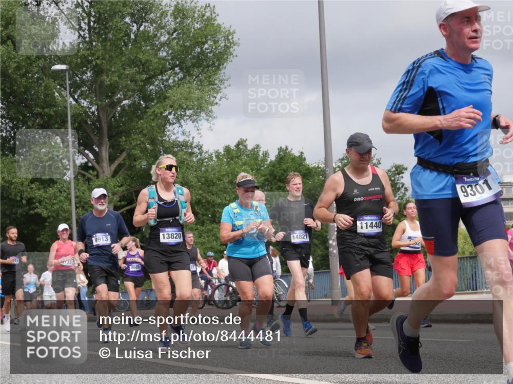 29.06.2025 - hella hamburg halbmarathon Luisa Fischer http://msf.ph/oto/8444481 29.06.2025 10:26:29 Kennedybrücke 9913, 8688, 13820, 14821, 9301, 11440, 1029, 1187, 1362, 3013, 3029, 4728, 4793, 8687, 8688, 9133, 9301, 9512, 9913 meine-sportfotos.de