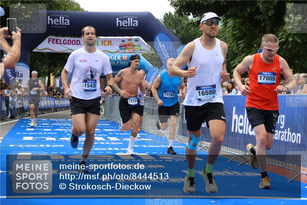 29.06.2025 - hella hamburg halbmarathon Strokosch-Dieckow http://msf.ph/oto/8444513 29.06.2025 10:39:43 Ziel 1358, 1975, 2525, 2573, 4398, 4888, 11284, 11806, 13190, 14077, 14204, 15094, 15435, 15744, 16580, 16761, 17005, 17425, 17792, 18013 meine-sportfotos.de