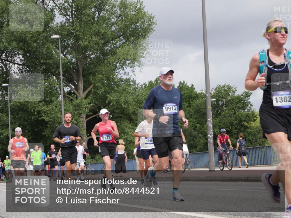 29.06.2025 - hella hamburg halbmarathon Luisa Fischer http://msf.ph/oto/8444521 29.06.2025 10:26:31 Kennedybrücke 874, 12190, 9133, 4990, 1382, 9913, 1187, 1362, 2925, 3013, 3029, 4728, 4793, 8687, 8688, 9133, 9301, 9512, 9913 meine-sportfotos.de