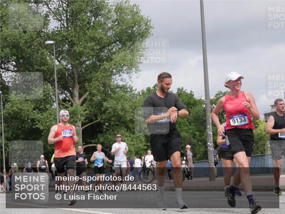29.06.2025 - hella hamburg halbmarathon Luisa Fischer http://msf.ph/oto/8444563 29.06.2025 10:26:33 Kennedybrücke 12190, 2925, 3013, 9133, 868, 1187, 1362, 2925, 3013, 3029, 4728, 5343, 8687, 8688, 9133, 9913 meine-sportfotos.de