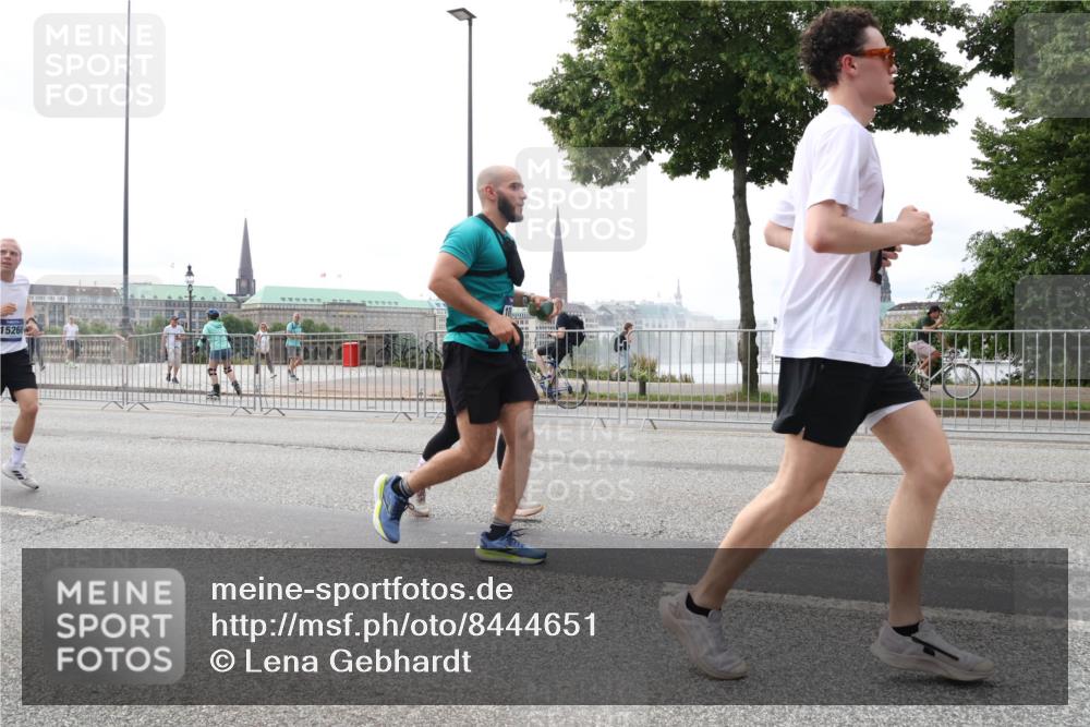 29.06.2025 - hella hamburg halbmarathon Lena Gebhardt http://msf.ph/oto/8444651 29.06.2025 10:29:52 Lombardsbrücke 15266, 1063, 1097, 1547, 1661, 1694, 2302, 2699, 3311, 3524, 3573, 3613, 4349, 4395, 4580, 5063, 5322, 5350, 6285, 6598, 6626, 6725, 7517, 7832, 8388, 8792, 8941, 9095, 9937, 10162, 10322, 10996, 11249, 11269, 11376, 11444, 11634, 12086, 12216, 12227, 12305, 12537, 13031, 13382, 13810, 14304, 15266, 16182, 16306, 16659, 16662, 16735, 16769, 17496, 17529, 17945, 18298, 18299, 18385, 18503 meine-sportfotos.de