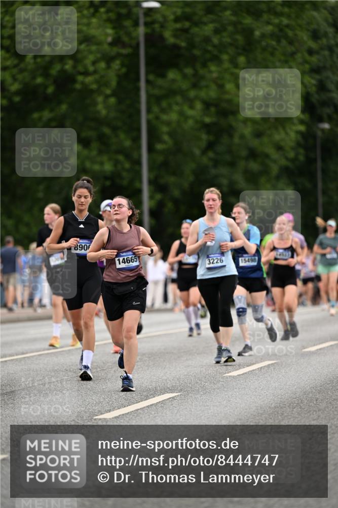 29.06.2025 - hella hamburg halbmarathon Dr. Thomas Lammeyer http://msf.ph/oto/8444747 29.06.2025 10:57:57 Kennedybrücke 1753, 1789, 1900, 2291, 2528, 2701, 3226, 4591, 5562, 5857, 6041, 6044, 6913, 7068, 7611, 7876, 7890, 8212, 8414, 8515, 8906, 9103, 9545, 9685, 10175 meine-sportfotos.de