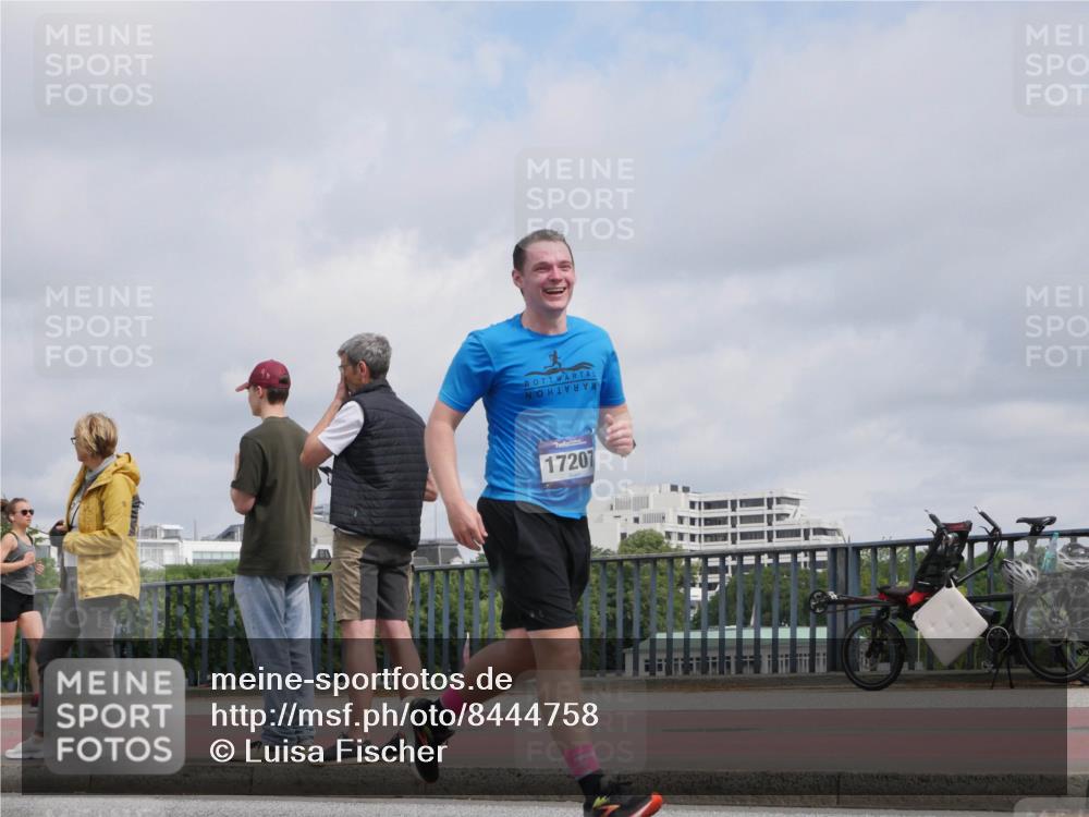 29.06.2025 - hella hamburg halbmarathon Luisa Fischer http://msf.ph/oto/8444758 29.06.2025 10:26:43 Kennedybrücke 17207, 1382, 2925, 5343, 9877 meine-sportfotos.de