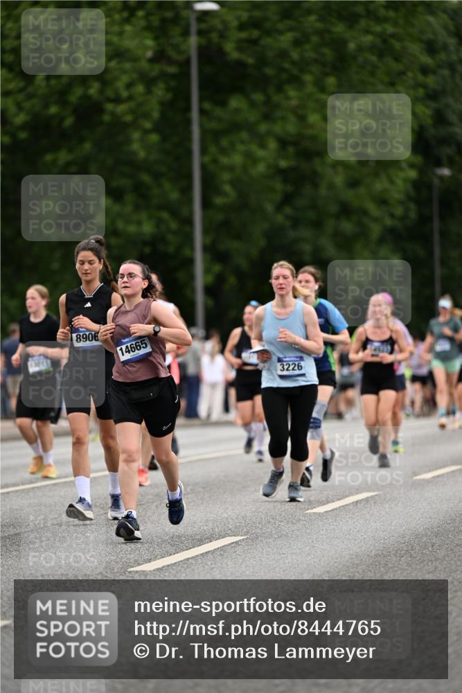 29.06.2025 - hella hamburg halbmarathon Dr. Thomas Lammeyer http://msf.ph/oto/8444765 29.06.2025 10:57:58 Kennedybrücke 1753, 1789, 1900, 2146, 2528, 2701, 3226, 4591, 4626, 5562, 5857, 6041, 6044, 6273, 6913, 7068, 7611, 7876, 7890, 8212, 8414, 8515, 8906, 9103, 9545, 9685, 10175 meine-sportfotos.de