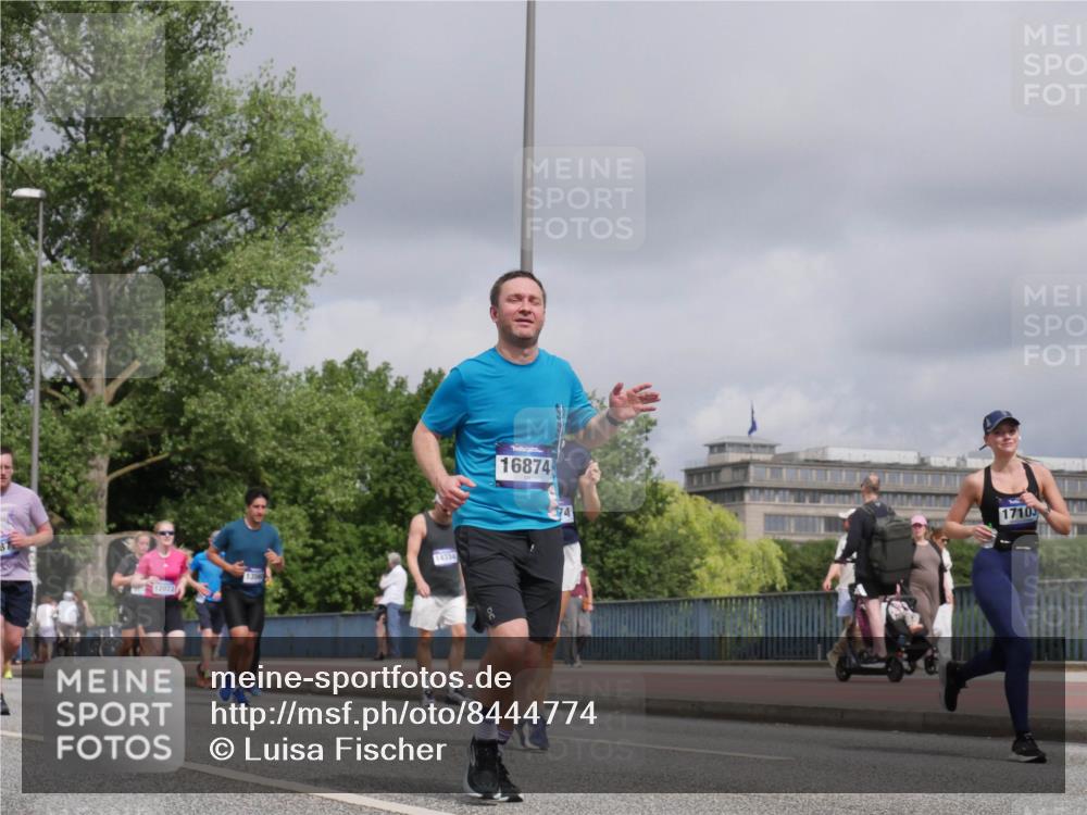 29.06.2025 - hella hamburg halbmarathon Luisa Fischer http://msf.ph/oto/8444774 29.06.2025 10:26:47 Kennedybrücke 12073, 14334, 16874, 17103, 1003, 1048, 1382, 2125, 3457, 7820, 8716, 9877 meine-sportfotos.de