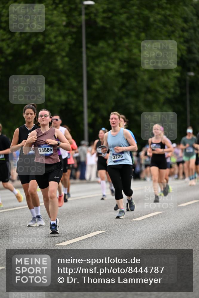29.06.2025 - hella hamburg halbmarathon Dr. Thomas Lammeyer http://msf.ph/oto/8444787 29.06.2025 10:57:58 Kennedybrücke 1753, 1789, 1900, 2146, 2528, 2701, 3226, 4591, 4626, 5562, 5857, 6041, 6044, 6273, 6913, 7068, 7611, 7876, 7890, 8212, 8414, 8515, 8906, 9103, 9545, 9685, 10175 meine-sportfotos.de