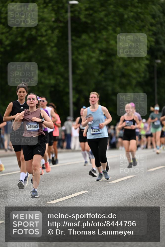 29.06.2025 - hella hamburg halbmarathon Dr. Thomas Lammeyer http://msf.ph/oto/8444796 29.06.2025 10:57:58 Kennedybrücke 1753, 1789, 1900, 2146, 2528, 2701, 3226, 4591, 4626, 5562, 5857, 6041, 6044, 6273, 6913, 7068, 7611, 7876, 7890, 8212, 8414, 8515, 8906, 9103, 9545, 9685, 10175 meine-sportfotos.de