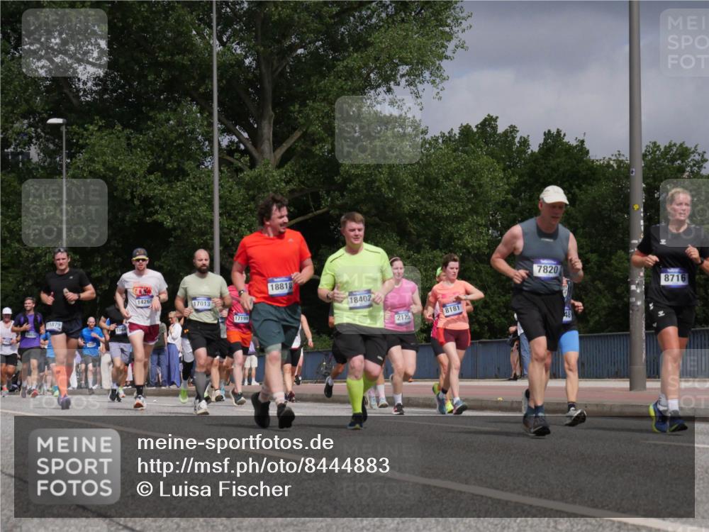 29.06.2025 - hella hamburg halbmarathon Luisa Fischer http://msf.ph/oto/8444883 29.06.2025 10:26:52 Kennedybrücke 11879, 14265, 17013, 17199, 18818, 18402, 2125, 8181, 7820, 48, 8716, 1003, 1048, 1382, 2125, 3457, 7021, 7029, 7820, 8181, 8716, 9877, 10649 meine-sportfotos.de
