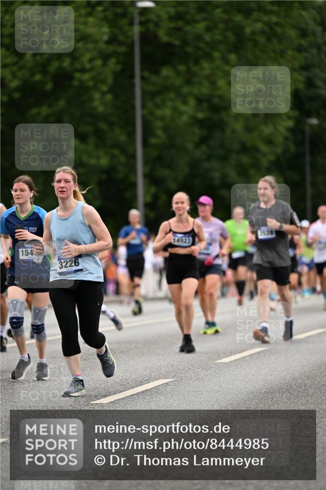 29.06.2025 - hella hamburg halbmarathon Dr. Thomas Lammeyer http://msf.ph/oto/8444985 29.06.2025 10:58:00 Kennedybrücke 1753, 1789, 1900, 1984, 2146, 2528, 2701, 3226, 4591, 4626, 5562, 5857, 6041, 6044, 6273, 6913, 7068, 7611, 7876, 7890, 8212, 8414, 8515, 8906, 9103, 9531, 9545, 9685, 10175 meine-sportfotos.de