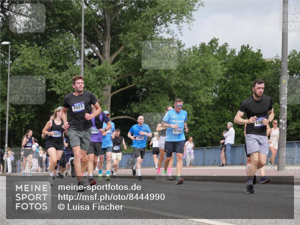 29.06.2025 - hella hamburg halbmarathon Luisa Fischer http://msf.ph/oto/8444990 29.06.2025 10:26:59 Kennedybrücke 9217, 7021, 8071, 8070, 5709, 15975, 3285, 5406, 106, 1048, 2125, 3034, 3285, 3457, 4464, 4684, 5406, 6502, 7021, 7029, 7820, 8181, 8716, 10649 meine-sportfotos.de