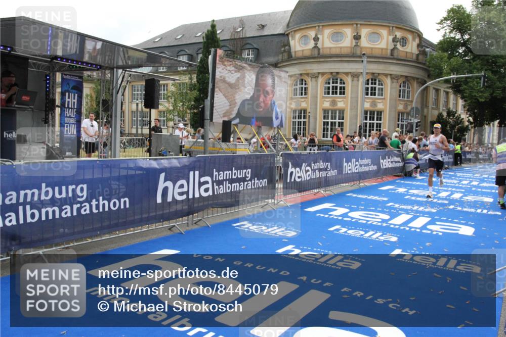 29.06.2025 - hella hamburg halbmarathon Michael Strokosch http://msf.ph/oto/8445079 29.06.2025 10:26:55 Ziel 5344, 15023 meine-sportfotos.de
