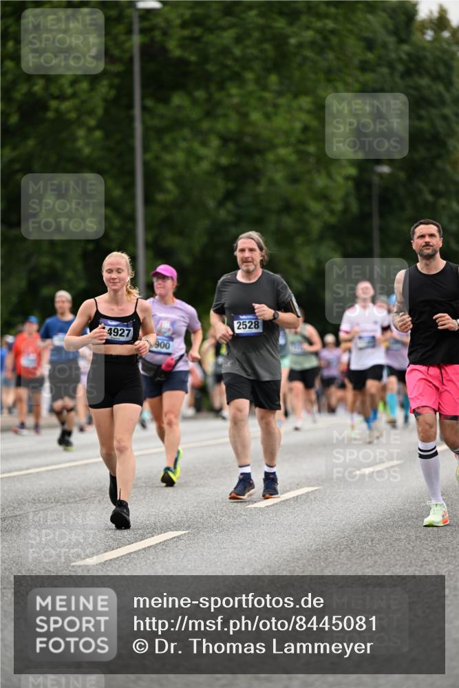 29.06.2025 - hella hamburg halbmarathon Dr. Thomas Lammeyer http://msf.ph/oto/8445081 29.06.2025 10:58:02 Kennedybrücke 1753, 1789, 1900, 1984, 2146, 2528, 2701, 3226, 4591, 4626, 5562, 5817, 5857, 6041, 6273, 6913, 7068, 7611, 7876, 8189, 8212, 8515, 8906, 9103, 9531, 9545, 9685, 10175 meine-sportfotos.de