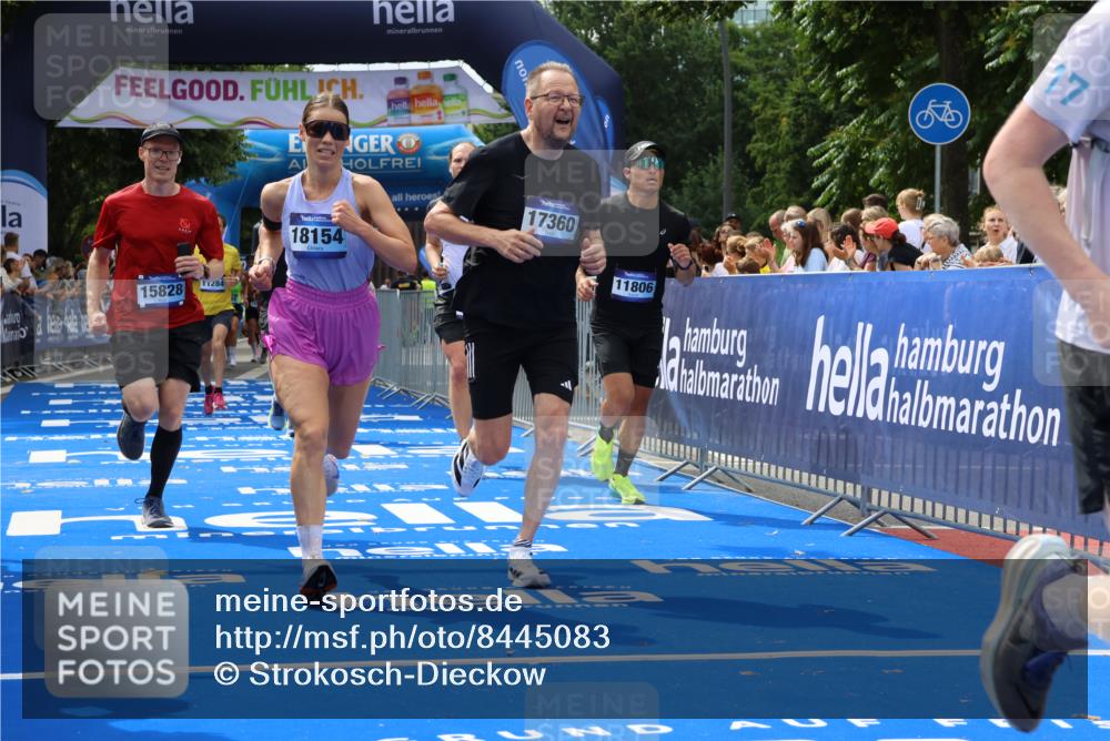29.06.2025 - hella hamburg halbmarathon Strokosch-Dieckow http://msf.ph/oto/8445083 29.06.2025 10:39:35 Ziel 1343, 1358, 4398, 4888, 7152, 7154, 9116, 9265, 11284, 11806, 14077, 15094, 15336, 15435, 15828, 15965, 16580, 16761, 17215, 17360, 17425, 18154, 18285, 18803 meine-sportfotos.de