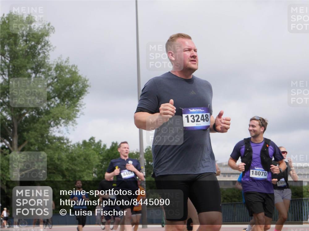29.06.2025 - hella hamburg halbmarathon Luisa Fischer http://msf.ph/oto/8445090 29.06.2025 10:27:04 Kennedybrücke 4464, 13248, 18070, 1404, 3034, 3285, 4464, 4684, 5406, 6502, 7021, 9217, 10649 meine-sportfotos.de