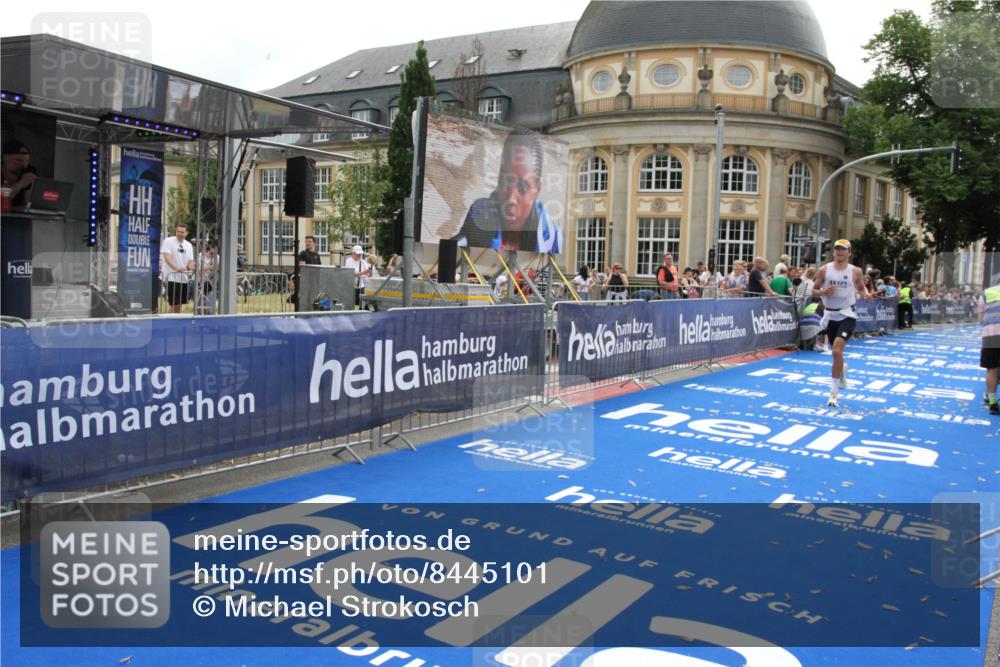 29.06.2025 - hella hamburg halbmarathon Michael Strokosch http://msf.ph/oto/8445101 29.06.2025 10:26:55 Ziel 5344, 15023 meine-sportfotos.de