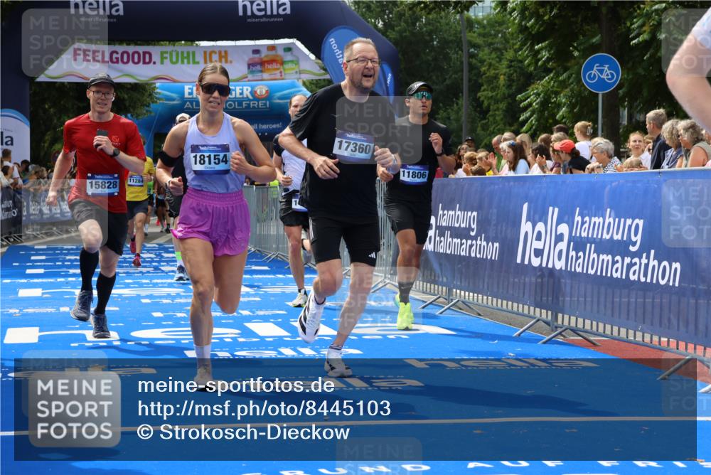 29.06.2025 - hella hamburg halbmarathon Strokosch-Dieckow http://msf.ph/oto/8445103 29.06.2025 10:39:36 Ziel 1358, 4398, 4888, 7152, 7154, 9116, 9265, 11284, 11806, 13190, 14077, 15094, 15336, 15435, 15828, 15965, 16580, 16761, 17005, 17215, 17360, 17425, 17792, 18154, 18285, 18803 meine-sportfotos.de