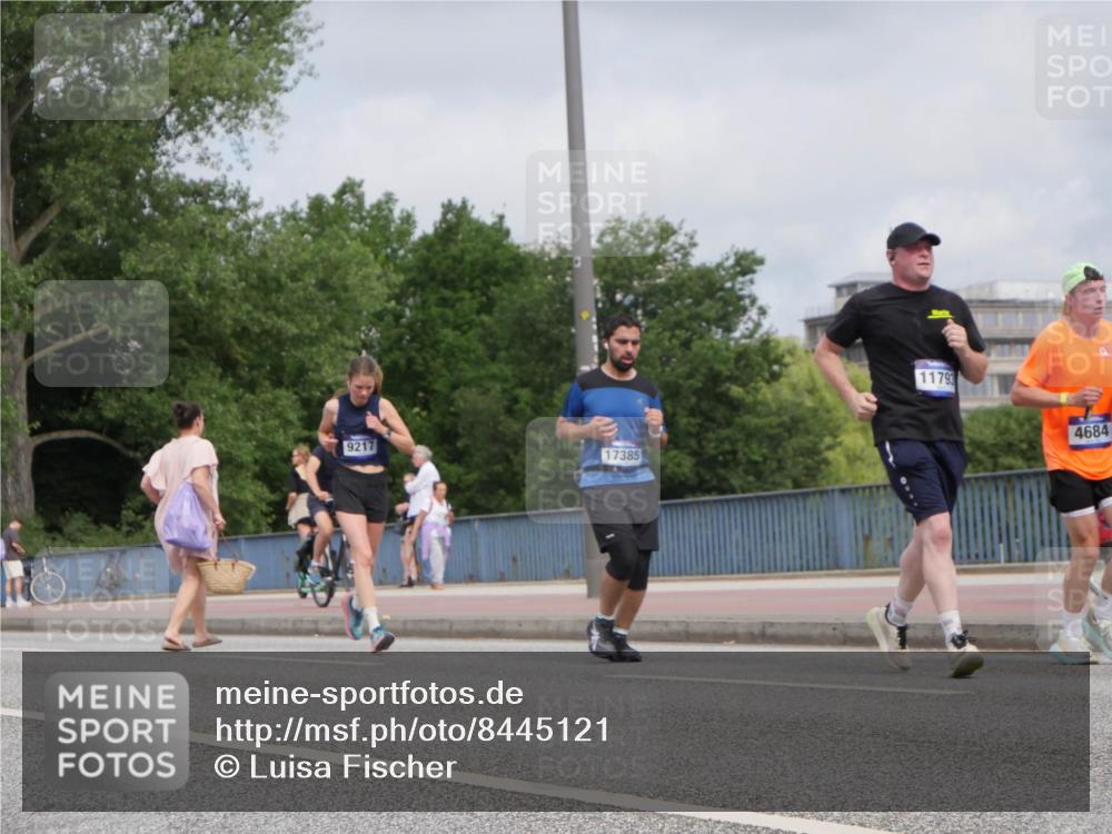 29.06.2025 - hella hamburg halbmarathon Luisa Fischer http://msf.ph/oto/8445121 29.06.2025 10:27:06 Kennedybrücke 9217, 17385, 11793, 4684, 3034, 3285, 4464, 4684, 5406, 6502, 9217 meine-sportfotos.de